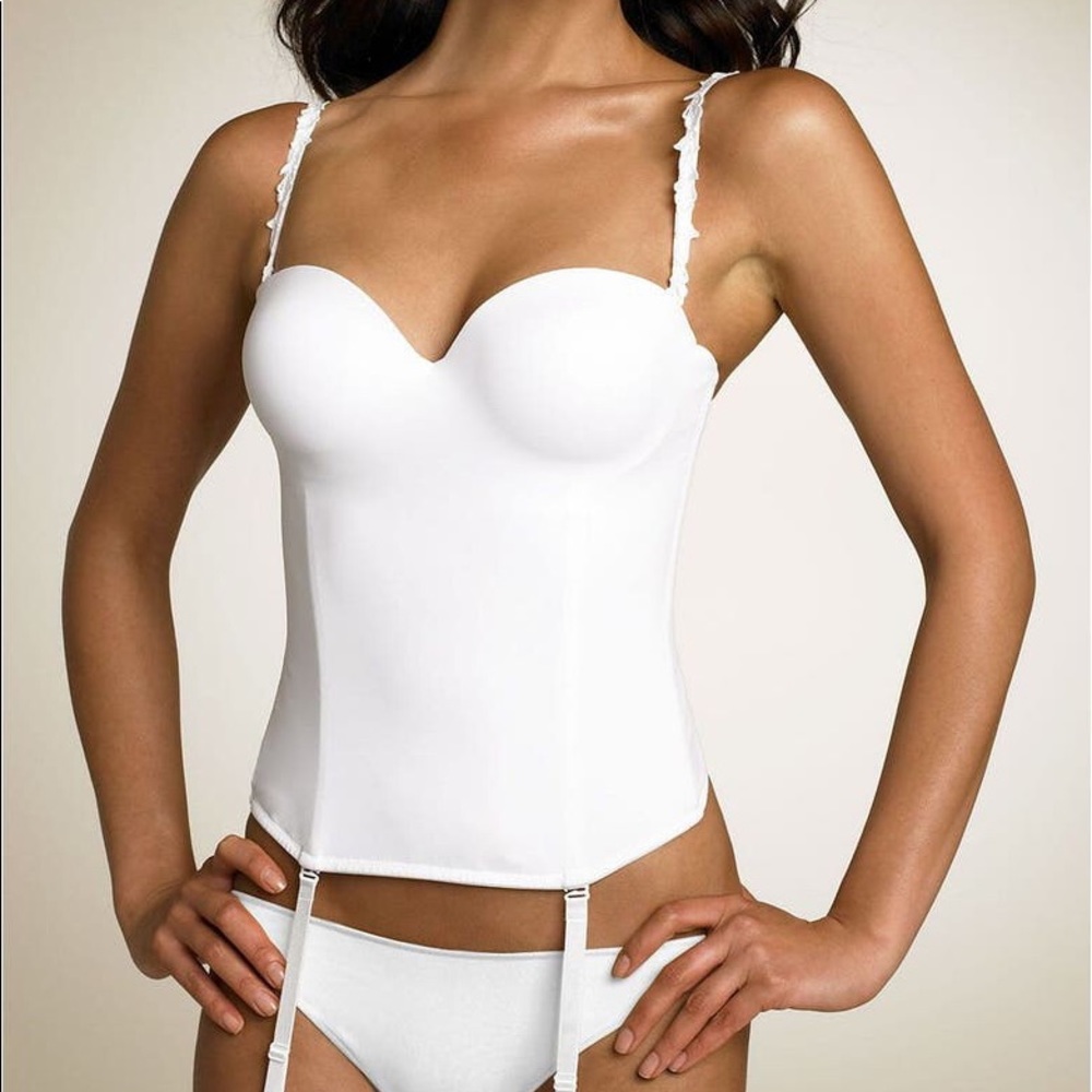 Le Mystere Lace Trim Bridal Bustier
ColorWHT 32b